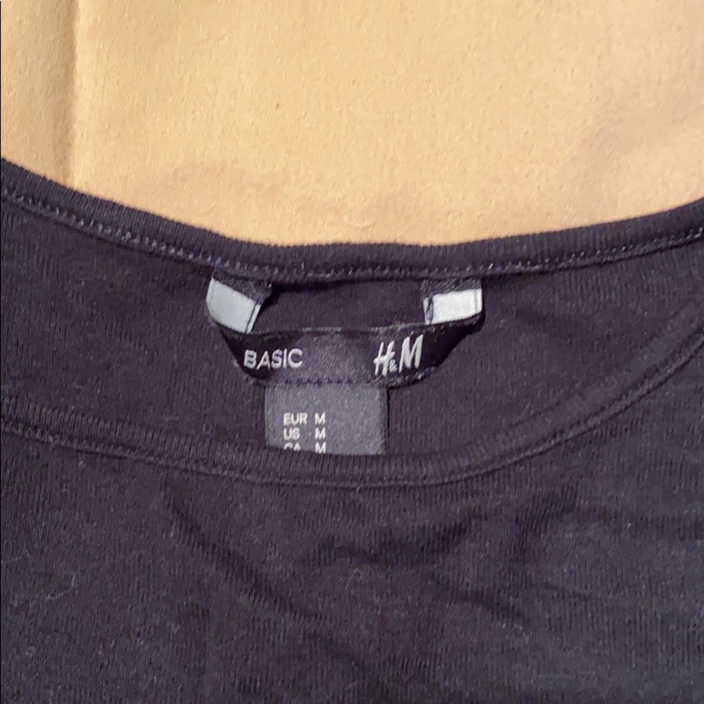 H&M basic black tee, size Medium - Picture 2 of 2